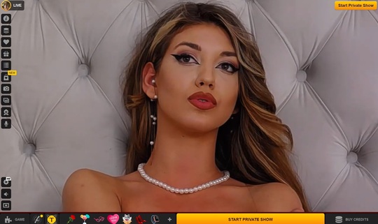 LiveJasmin offers a Soul Mate category for the most romantic cams